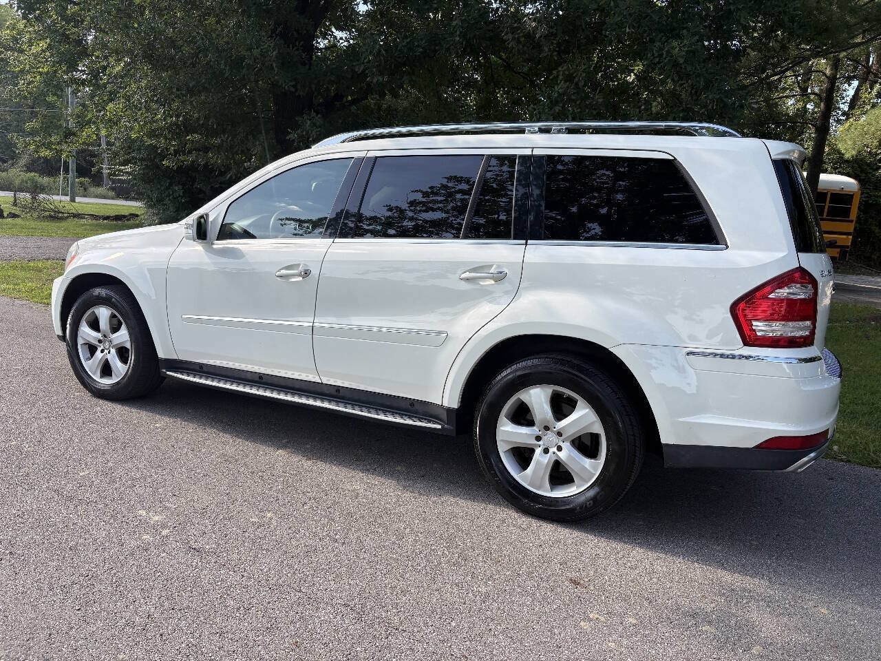 Used 2012 Mercedes-Benz GL 450 4MATIC w/ Premium 1 Pkg image 10