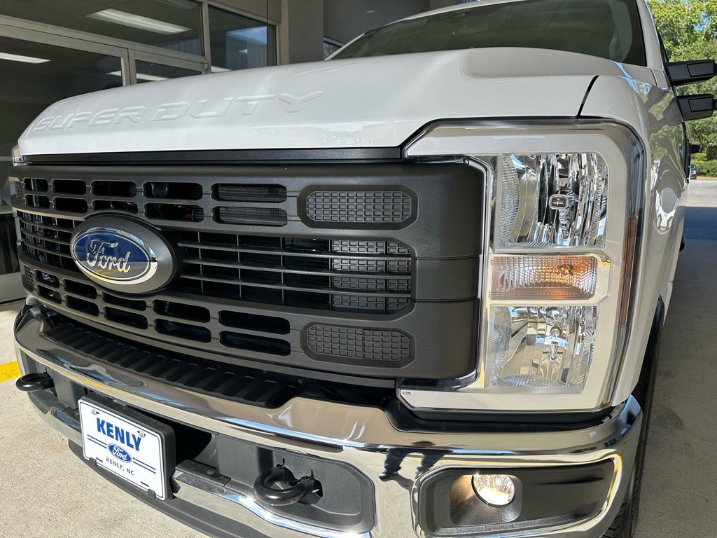 New 2026 Ford F250 XL image 1