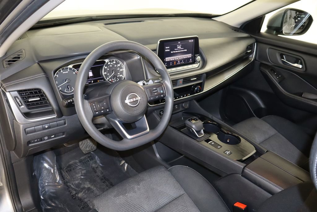 Used 2024 Nissan Rogue SV image 27