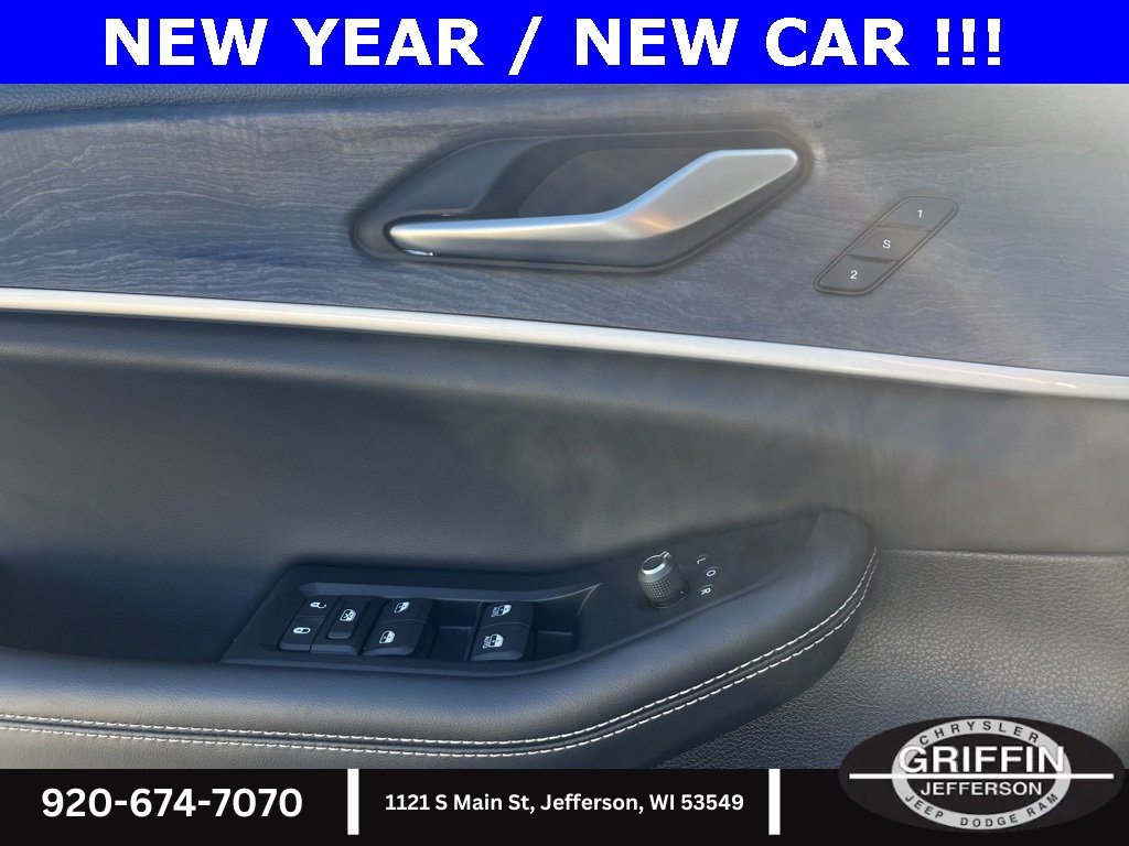 Used 2023 Jeep Grand Cherokee L Limited w/ Trailer Tow Group (B) image 13