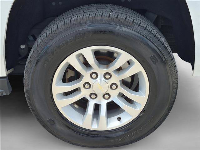 Used 2019 Chevrolet Suburban LT RWD image 23