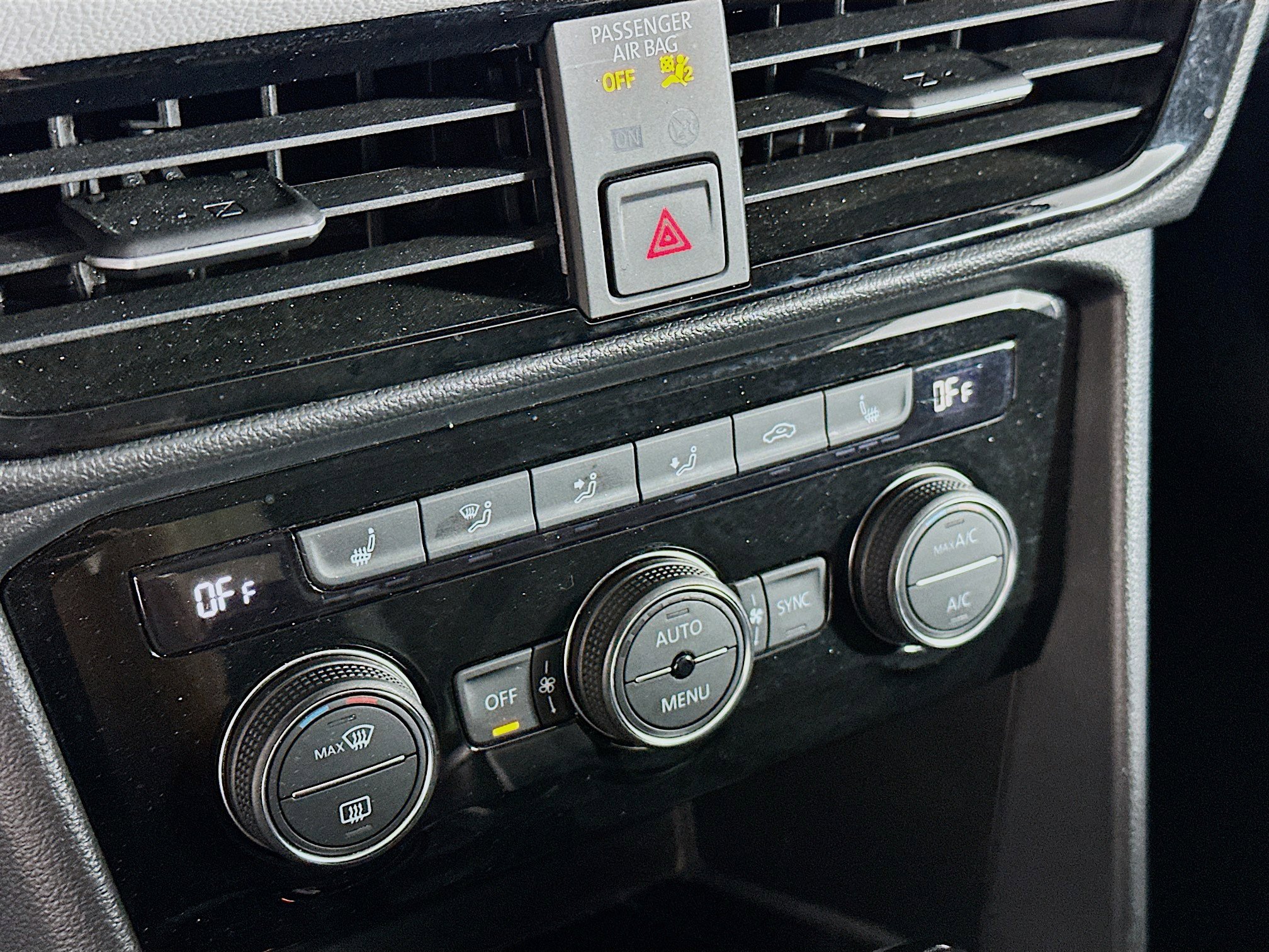 Used 2024 Volkswagen Taos SE image 22