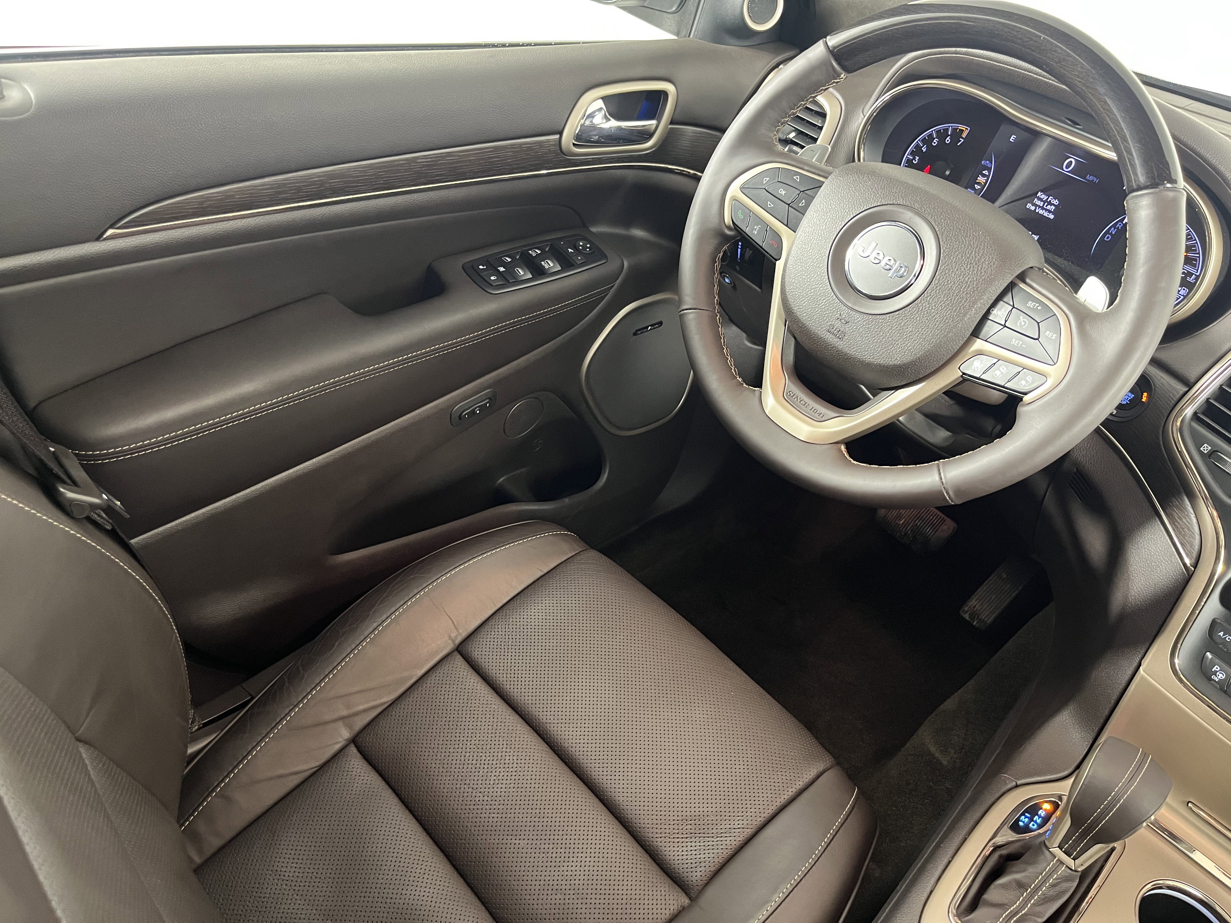 Used 2017 Jeep Grand Cherokee Summit image 9