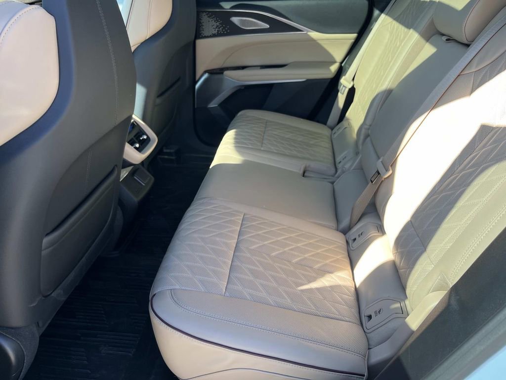 Certified 2024 Cadillac Lyriq Sport w/ Nappa Leather Package image 19