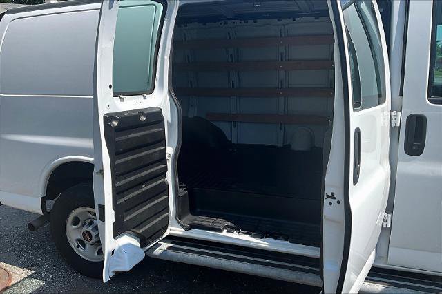 Used 2023 GMC Savana 2500 w/ Driver Convenience Package image 4