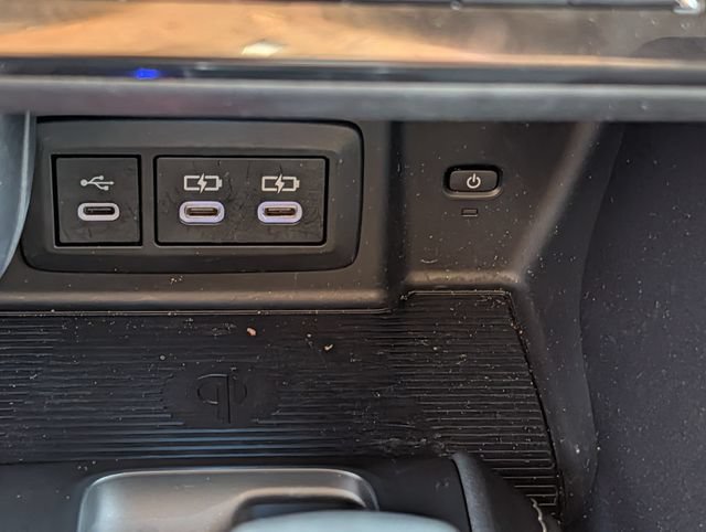 Certified 2023 Toyota Venza LE AWD/4WD image 17