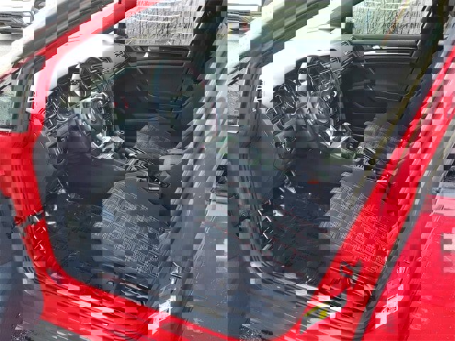 Used 2016 Volkswagen Golf S image 15