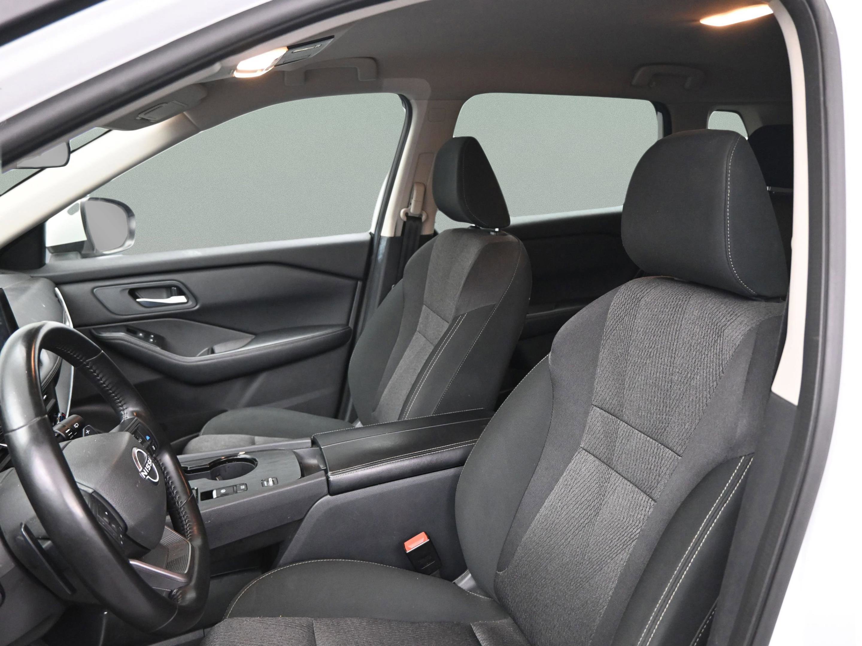 Used 2025 Nissan Rogue SV image 33