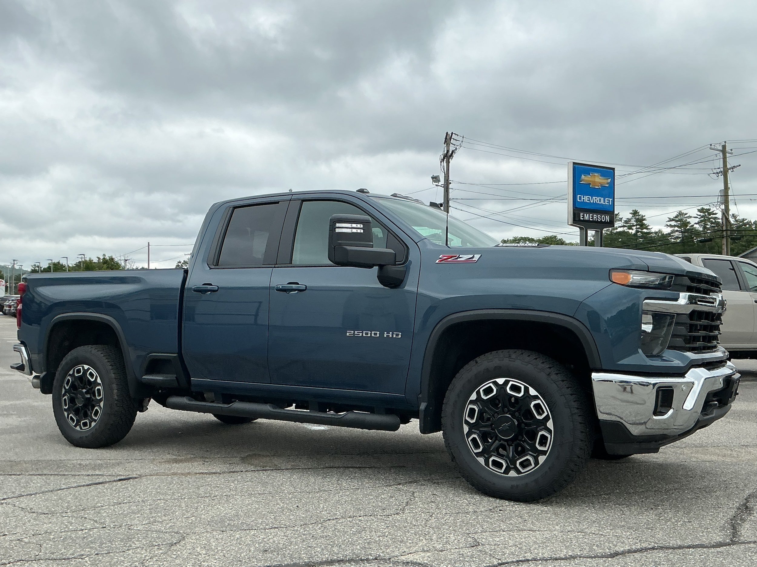 Certified 2025 Chevrolet Silverado 2500 LT w/ Safety Package AWD/4WD image 2