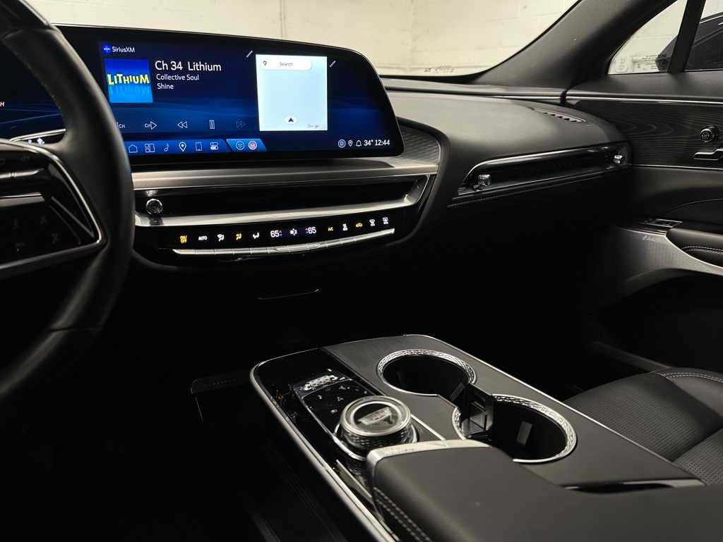 Used 2024 Cadillac Lyriq Luxury image 28