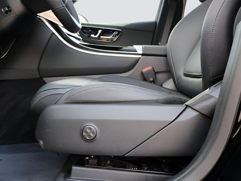 Certified 2025 Mercedes-Benz GLC 300 4MATIC image 37