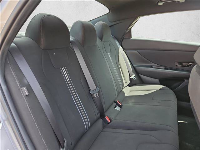 Used 2025 Hyundai Elantra Sport FWD image 18