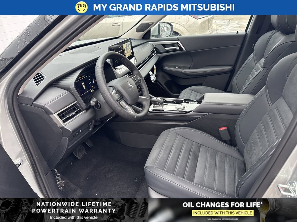 New 2026 Mitsubishi Outlander SE image 11