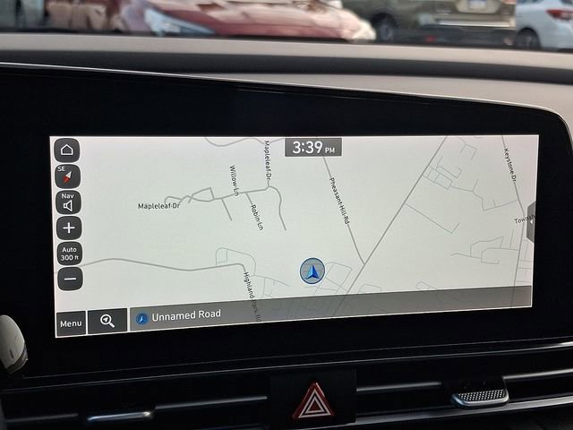 Used 2021 Hyundai Elantra Limited image 17