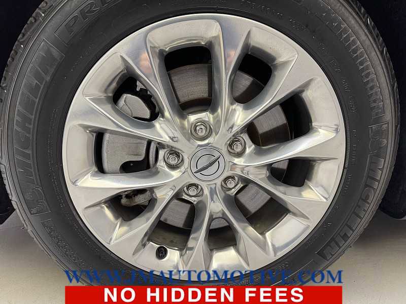 Used 2021 Chrysler Pacifica Touring-L image 9