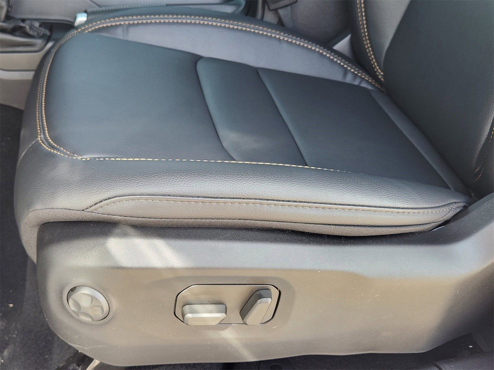 New 2026 Jeep Wrangler Unlimited Sahara image 34