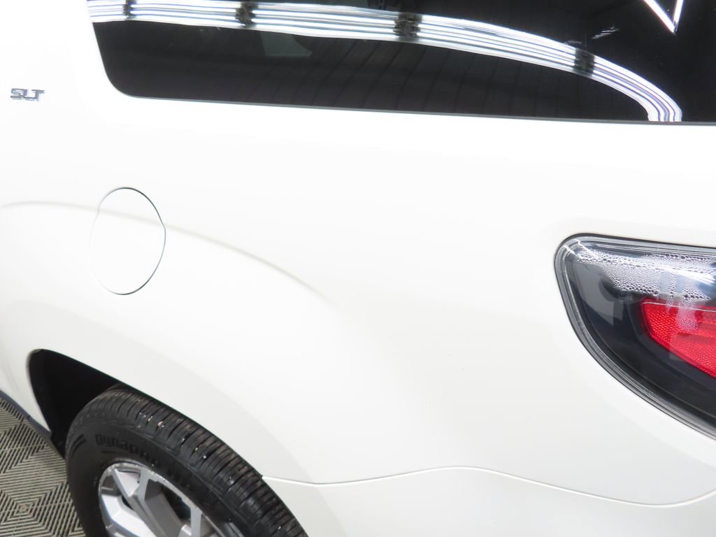 Used 2015 GMC Acadia SLT image 36