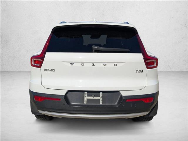 Used 2019 Volvo XC40 T5 Momentum image 6