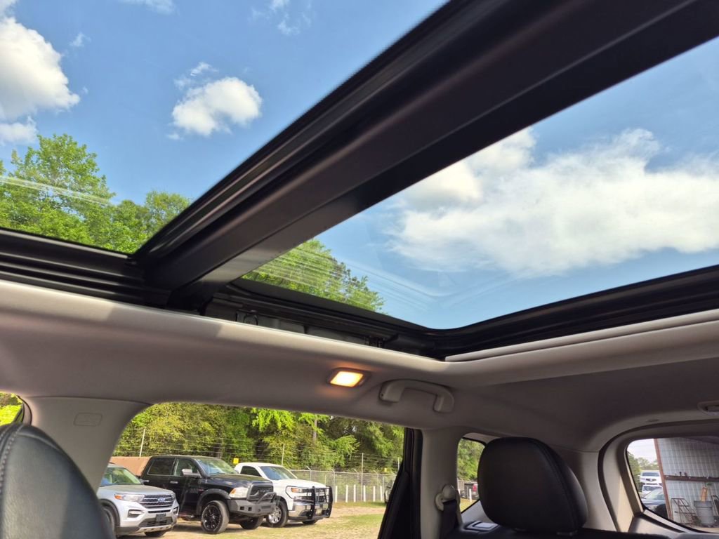 Used 2017 Nissan Rogue SL w/ SL Premium Package image 6