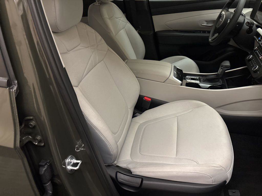 New 2025 Hyundai Tucson SE image 19
