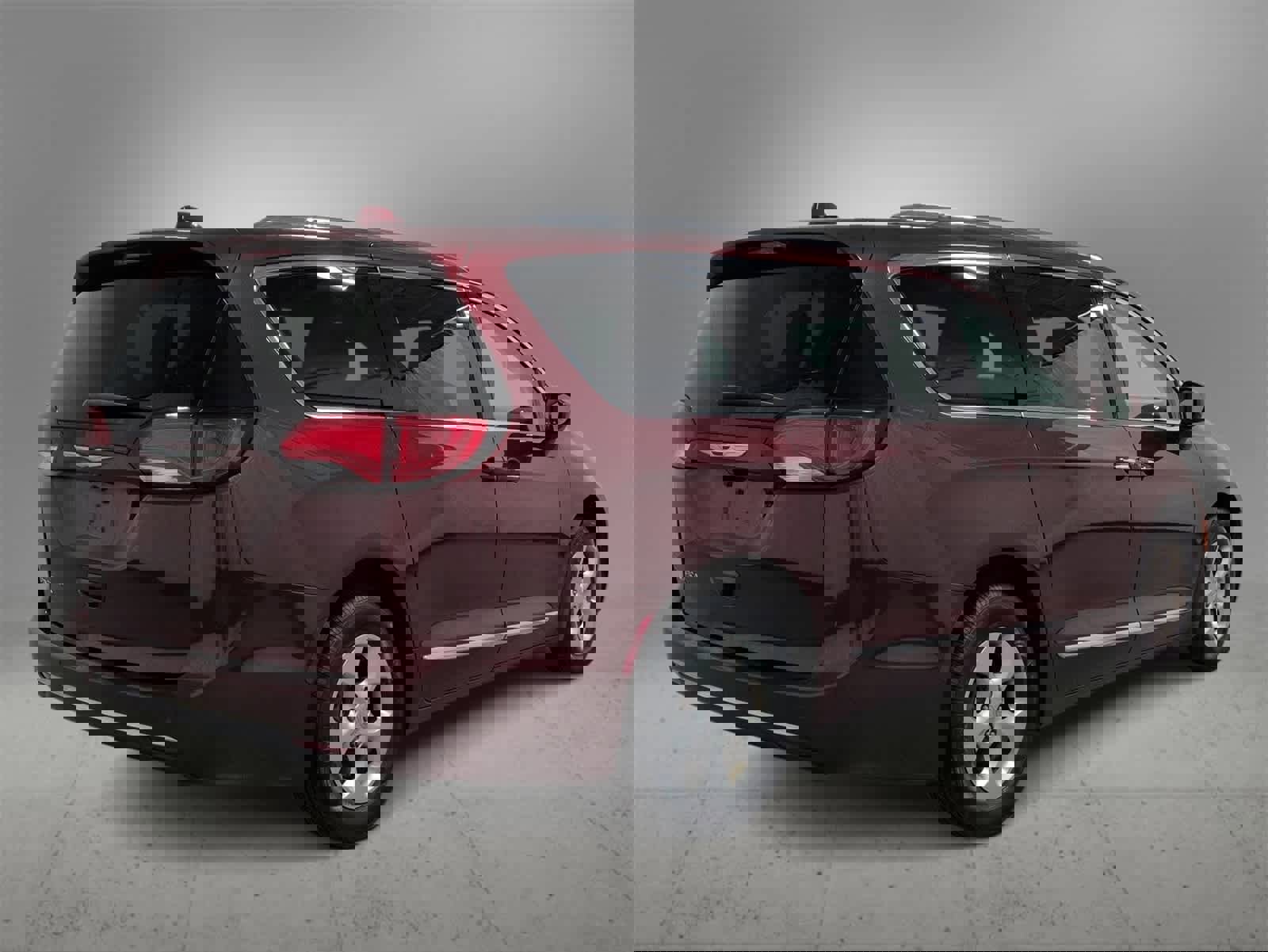 Certified 2017 Chrysler Pacifica Touring-L Plus image 8