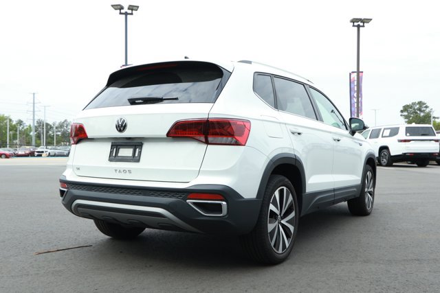 Used 2023 Volkswagen Taos SE FWD image 6