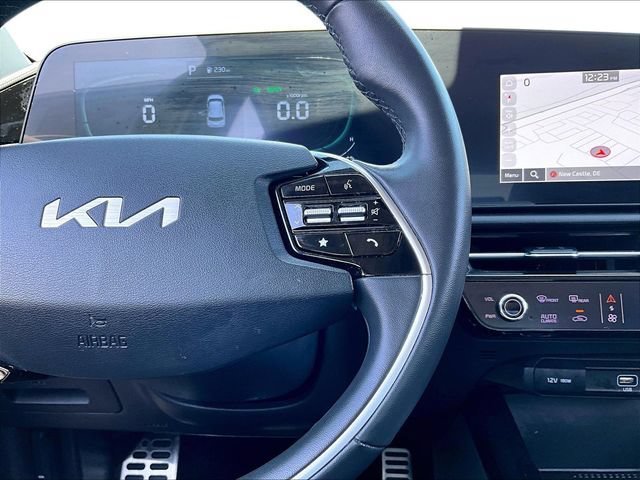Used 2023 Kia Niro EX Touring FWD image 24