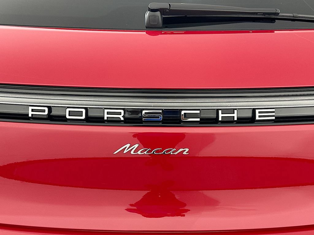 Certified 2025 Porsche Macan image 35