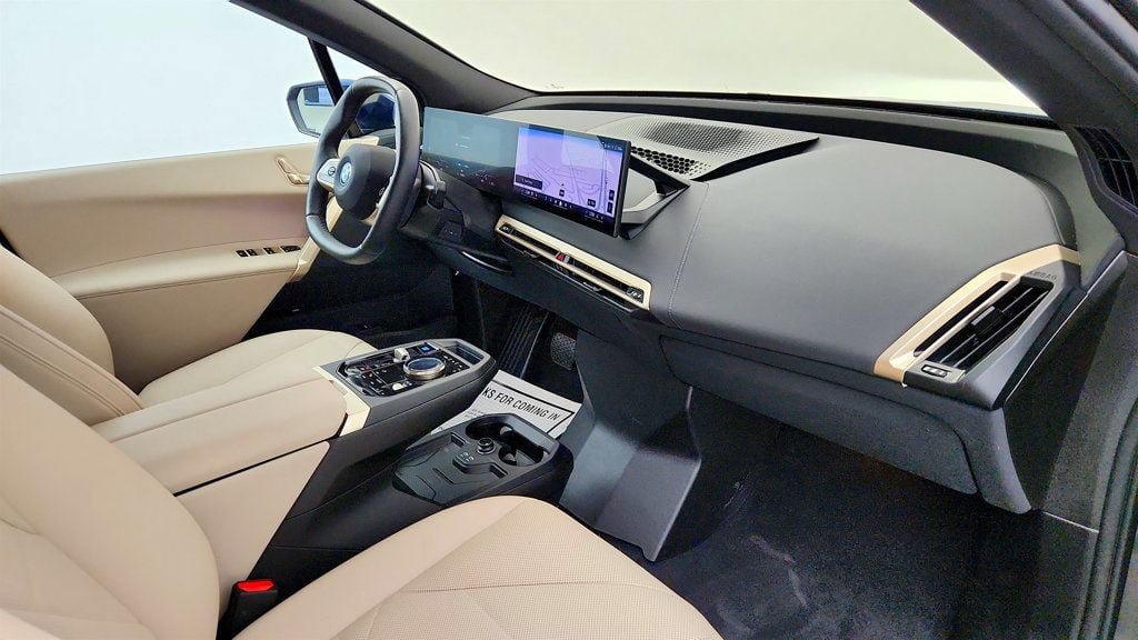 Used 2025 BMW iX xDrive50 w/ Sport Package AWD/4WD image 24