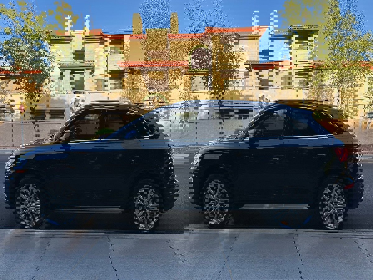 Used 2019 Audi Q5 Prestige w/ Prestige Package image 5