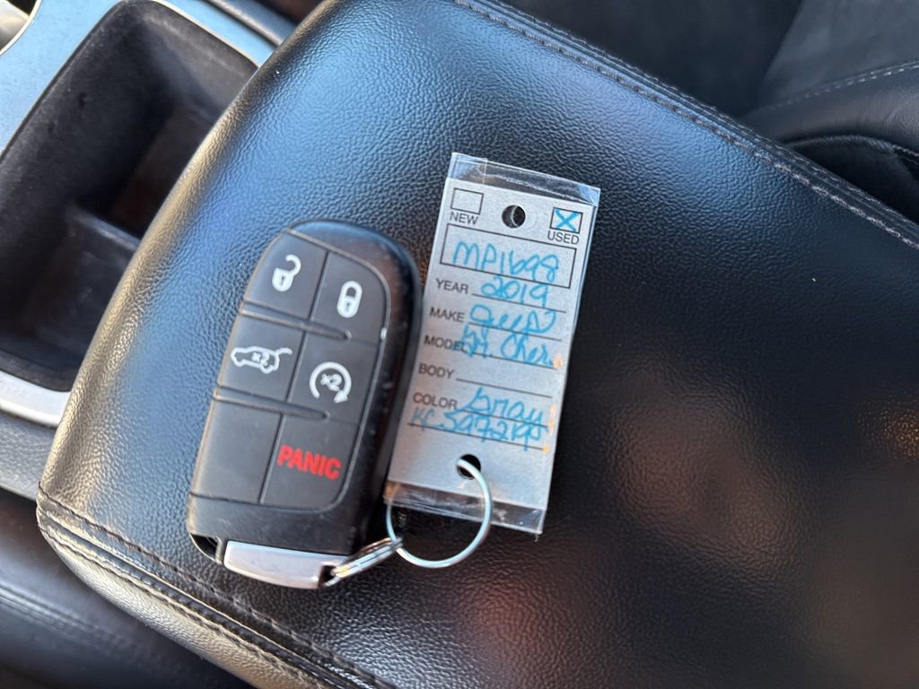 Used 2019 Jeep Grand Cherokee Altitude image 15