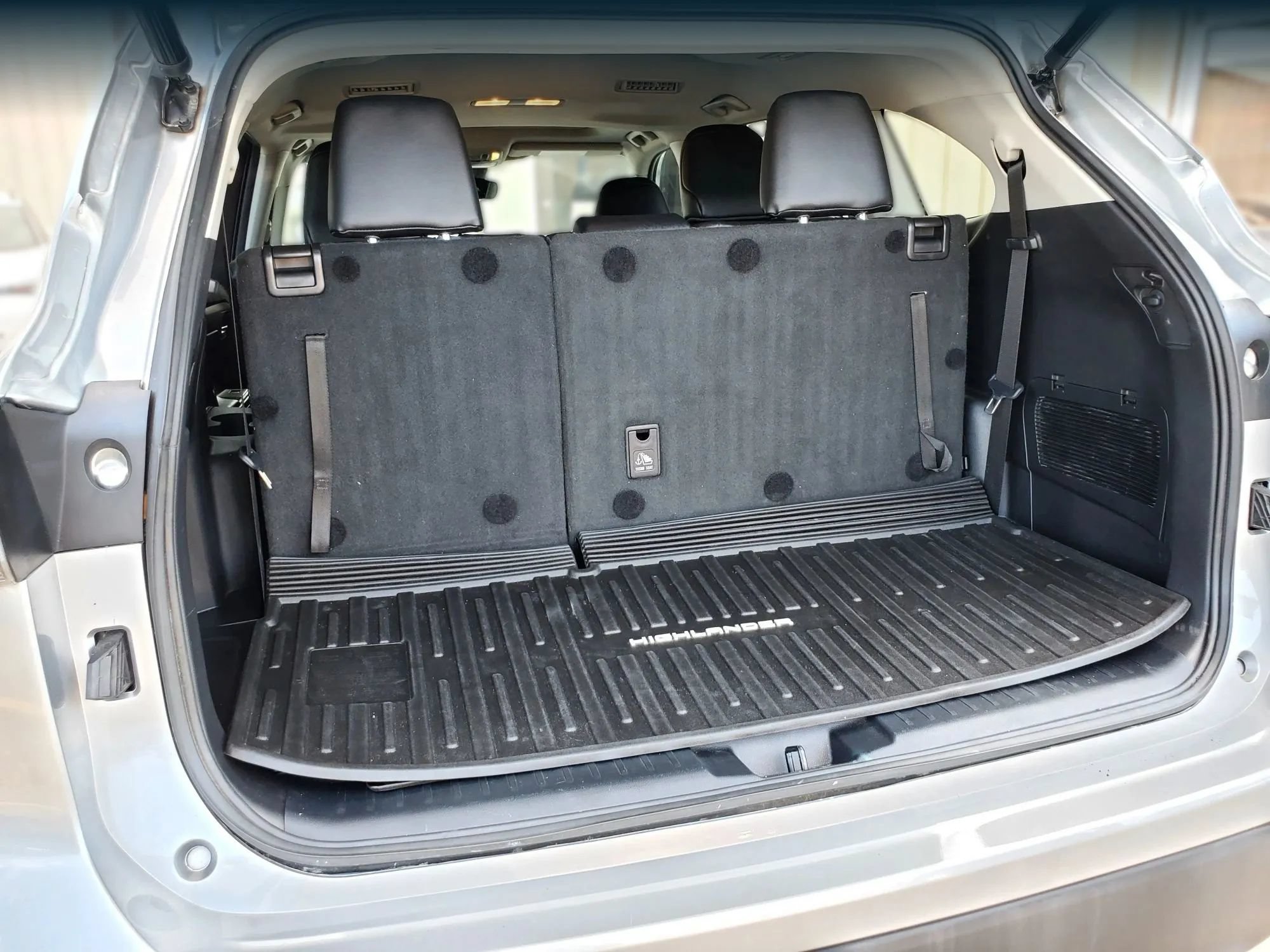 Used 2022 Toyota Highlander XLE FWD image 39