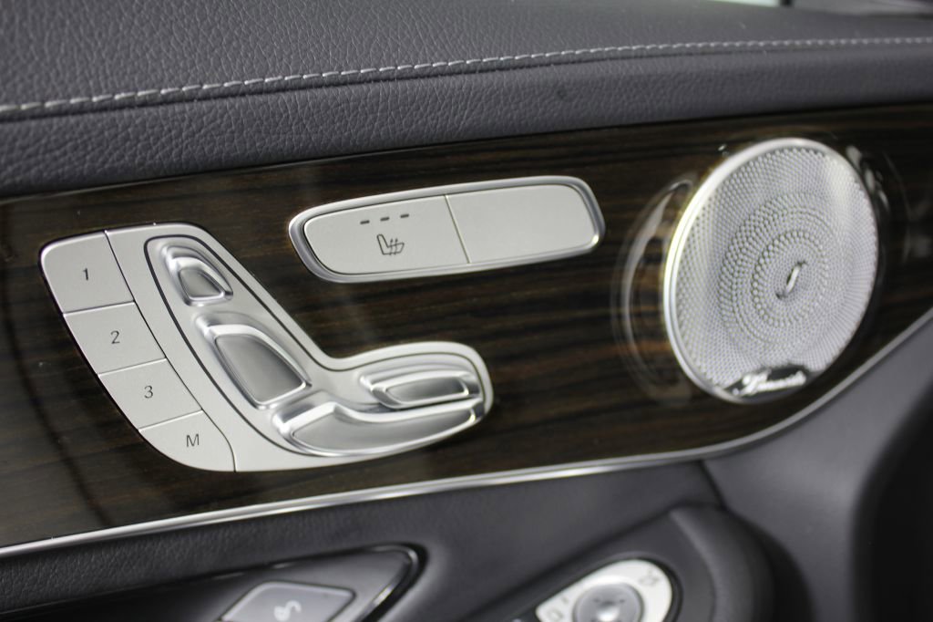 Used 2016 Mercedes-Benz GLC 300 4MATIC image 24