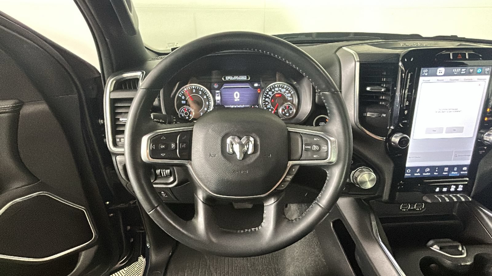Used 2024 RAM 1500 Laramie AWD/4WD image 18