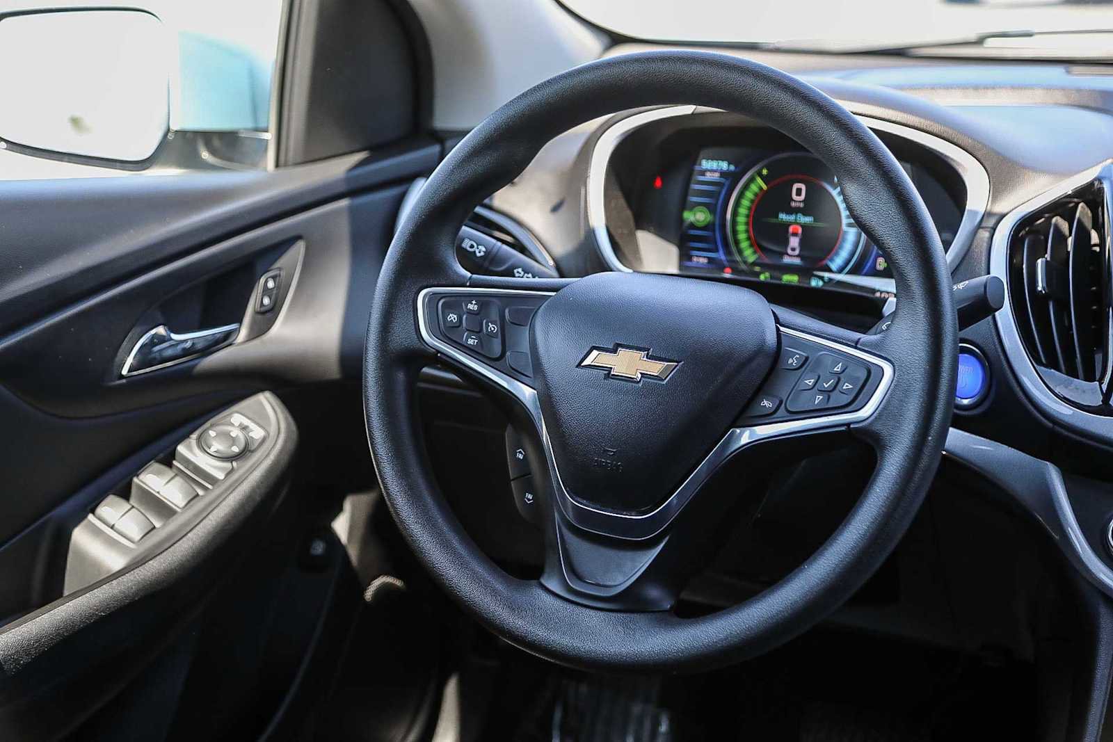 Used 2018 Chevrolet Volt LT FWD image 15