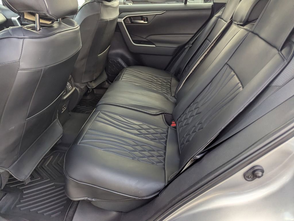 Used 2022 Toyota RAV4 XLE w/ Convenience Package image 18