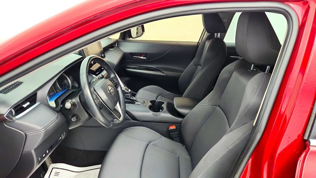 Used 2021 Toyota Venza LE image 19