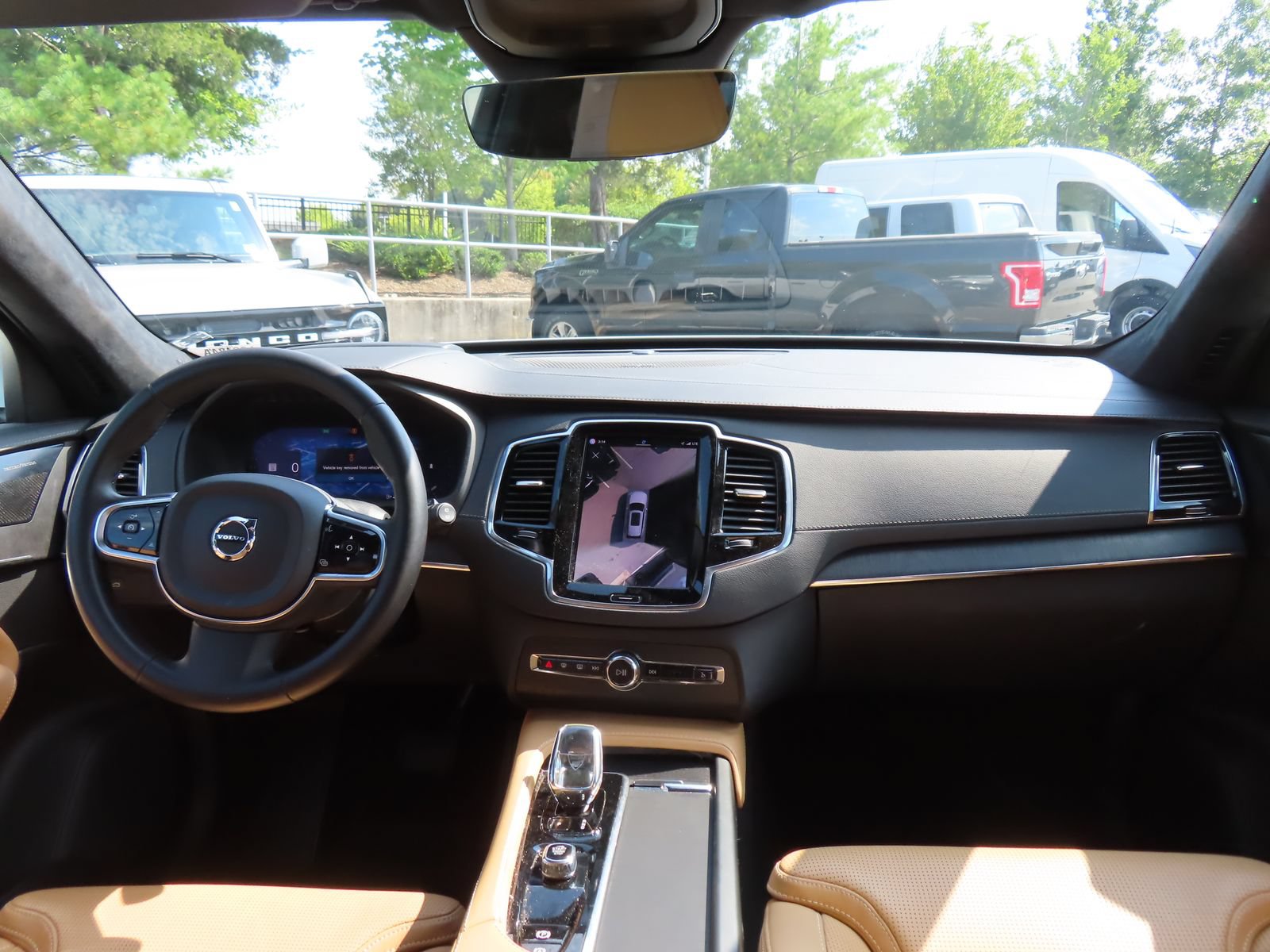 Used 2023 Volvo XC90 B6 Ultimate w/ Lounge Package AWD/4WD image 16