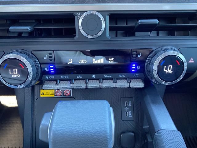 Certified 2025 Toyota Tacoma Limited AWD/4WD image 10