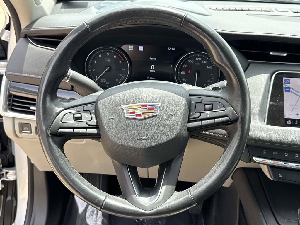Used 2019 Cadillac XT4 Premium Luxury w/ Technology Package AWD/4WD image 32