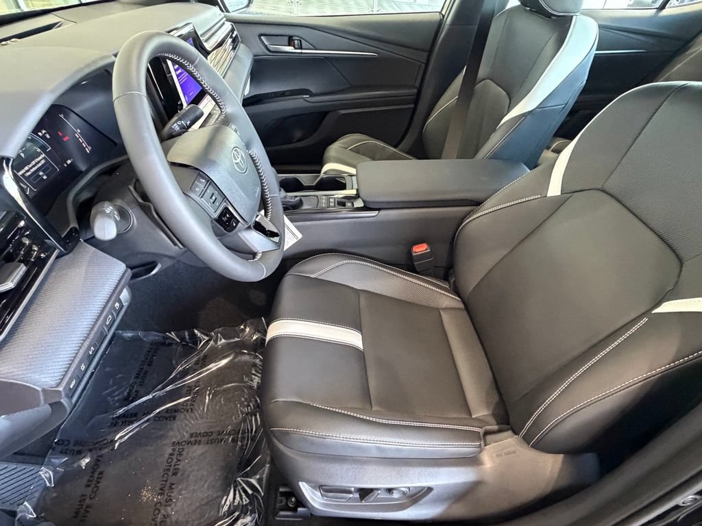 Used 2026 Toyota Camry SE FWD image 21