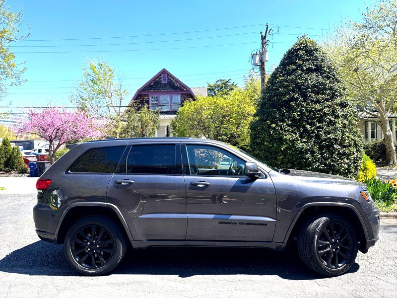 Used 2019 Jeep Grand Cherokee Altitude image 41