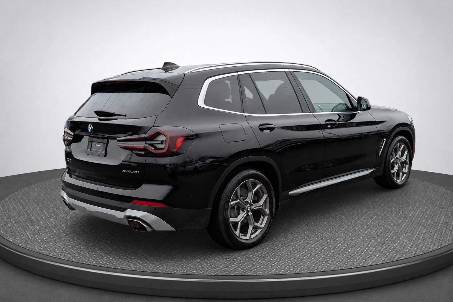 Used 2023 BMW X3 xDrive30i w/ Parking Assistance Package AWD/4WD image 16