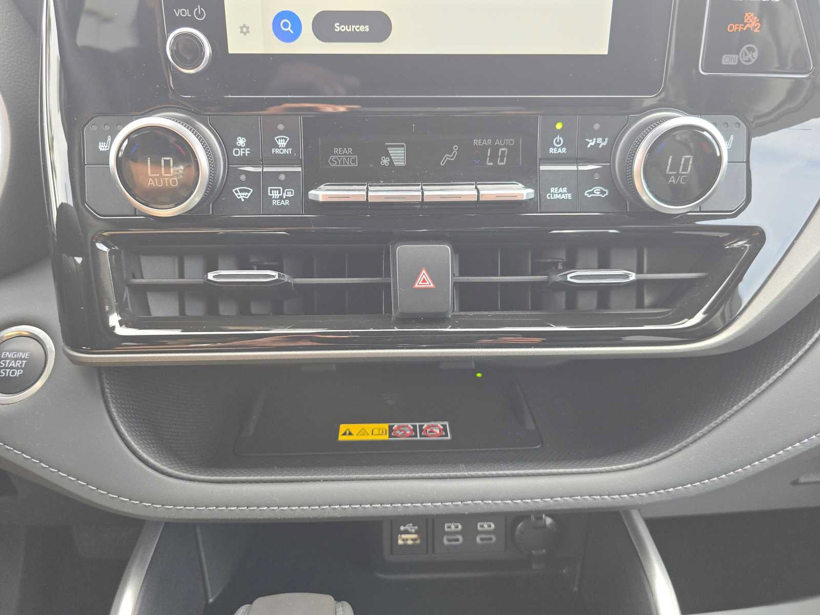 Certified 2025 Toyota Highlander XLE FWD image 29