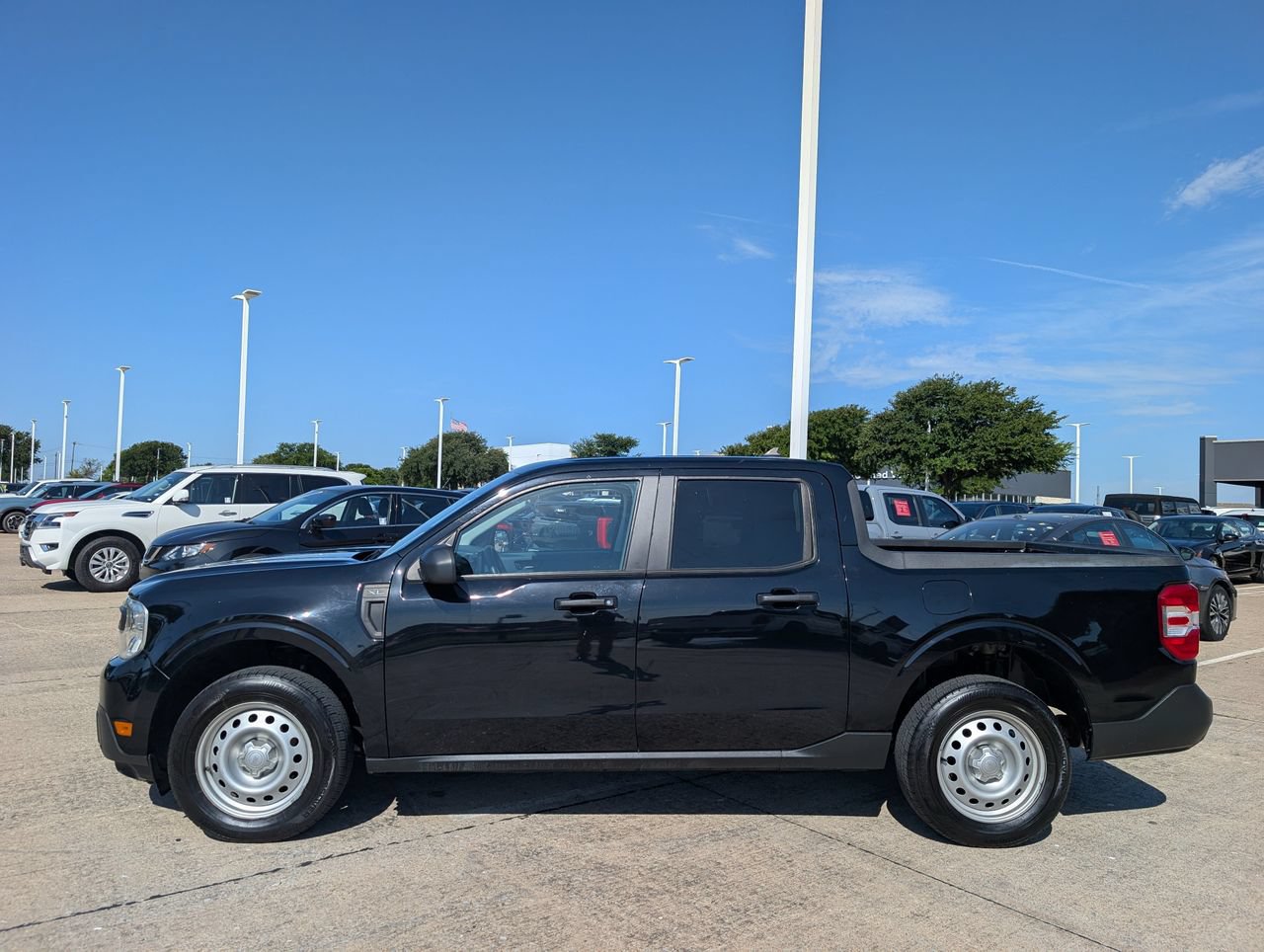 Used 2022 Ford Maverick XL FWD image 3