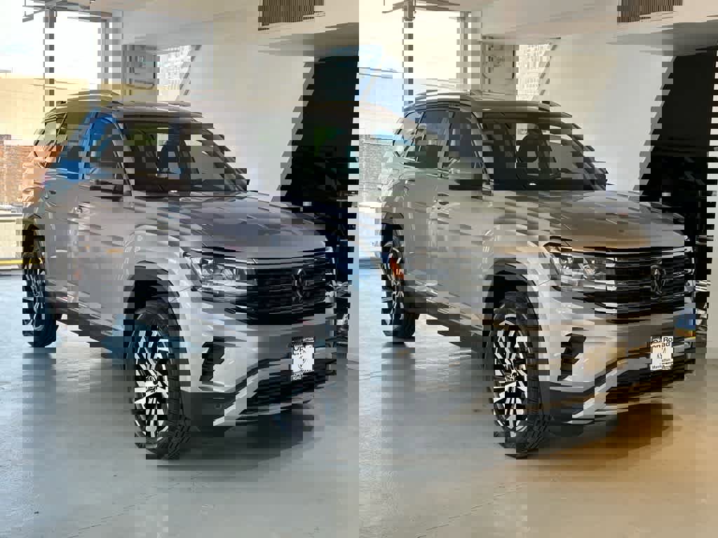 Certified 2023 Volkswagen Atlas SEL image 3