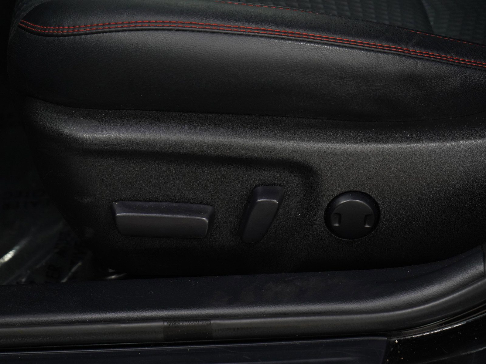 Used 2015 Toyota Camry SE FWD image 21