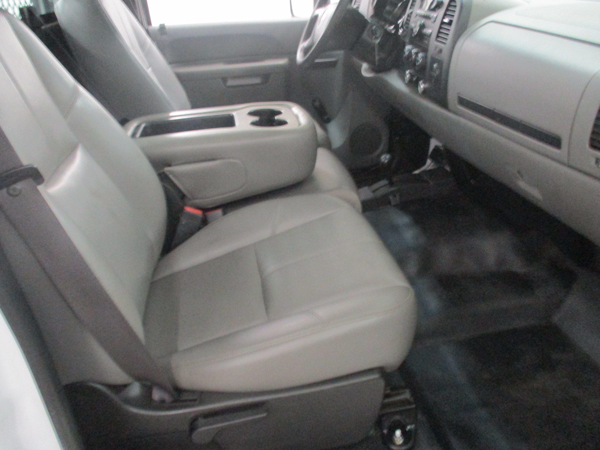 Used 2011 Chevrolet Silverado 3500 W/T w/ Skid Plate Package AWD/4WD image 11