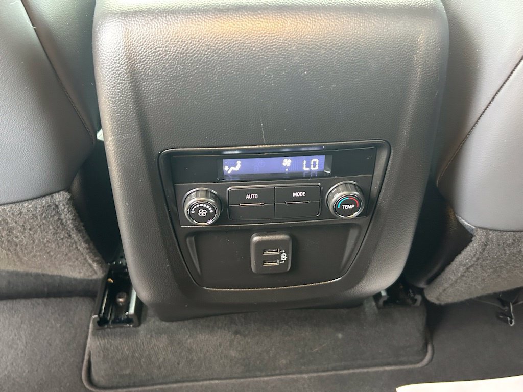 Used 2023 Buick Enclave Essence AWD/4WD image 21