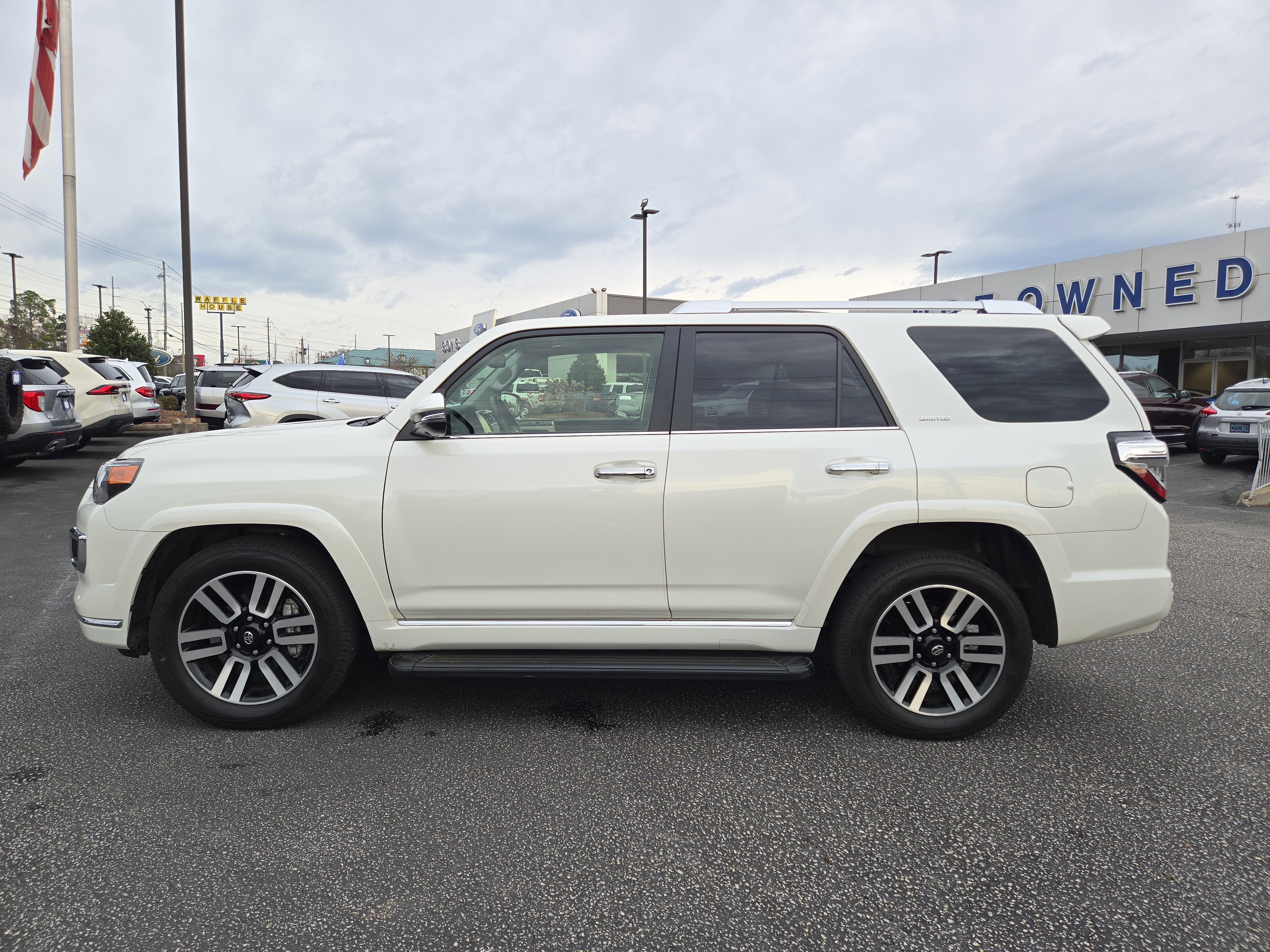 Used 2023 Toyota 4Runner Limited image 11